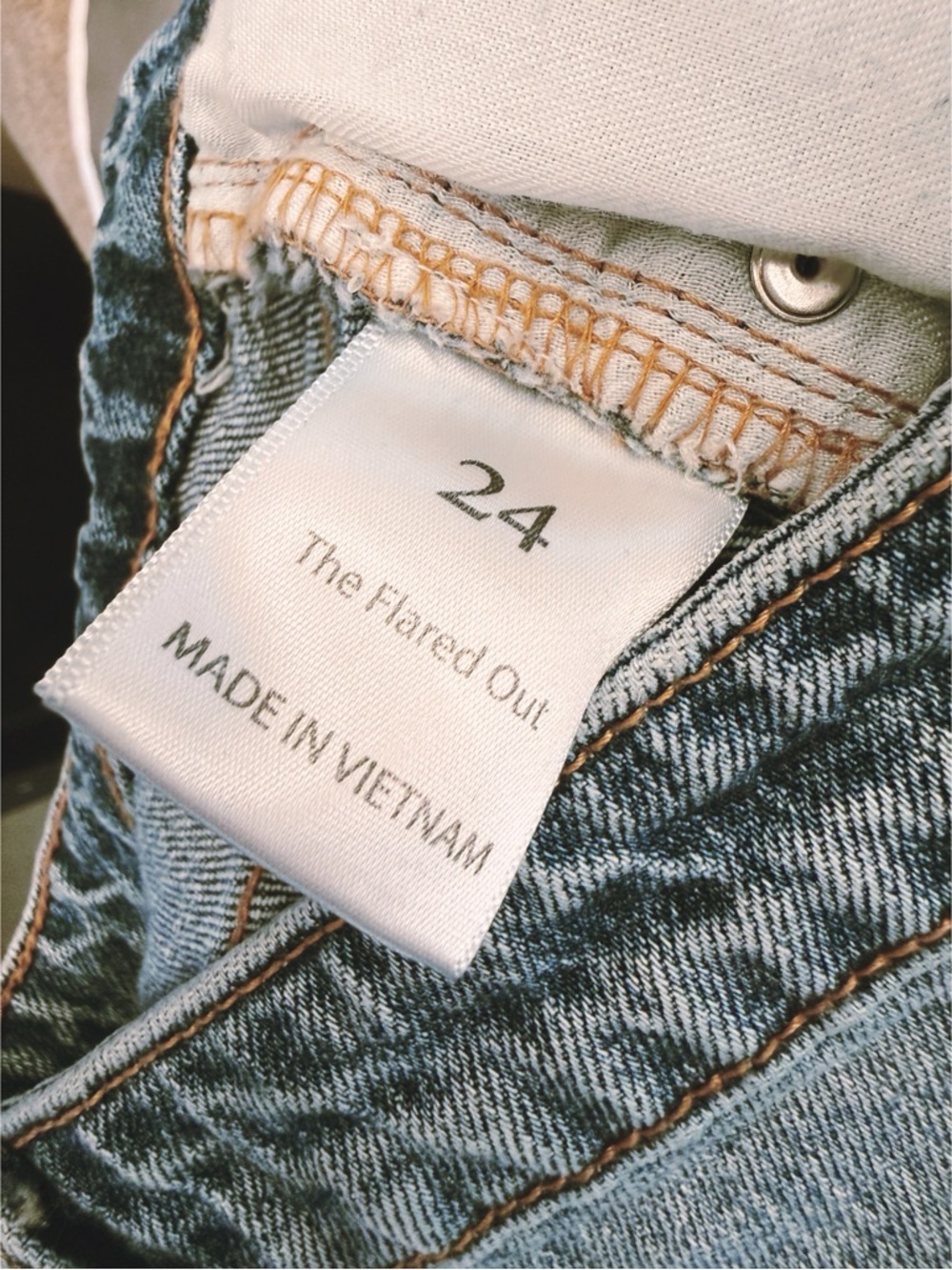 Willow + Root The Flared Out High Rise Split Hem Jeans, Size 24 - Picture 11 of 12